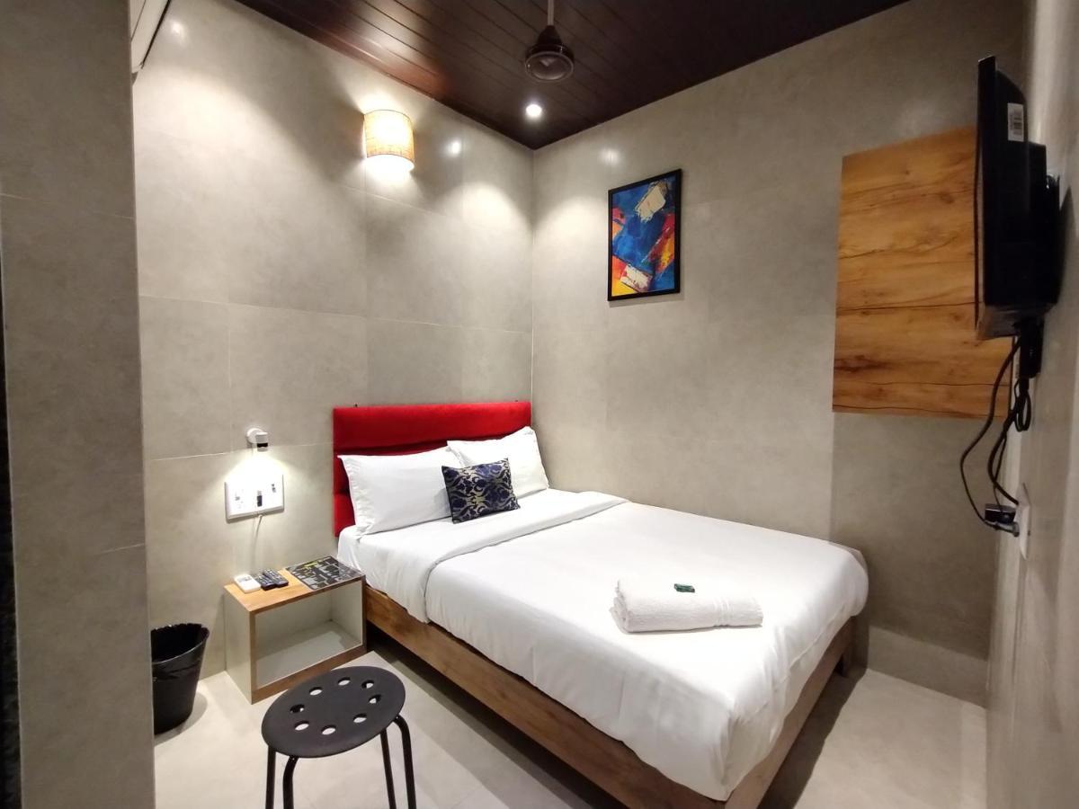 Hotel Eros - Near Airport T2 Mumbai Exterior foto