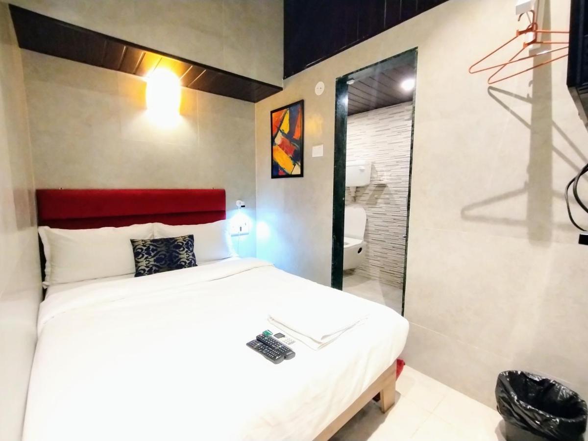 Hotel Eros - Near Airport T2 Mumbai Exterior foto