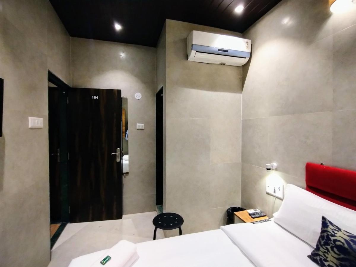Hotel Eros - Near Airport T2 Mumbai Exterior foto